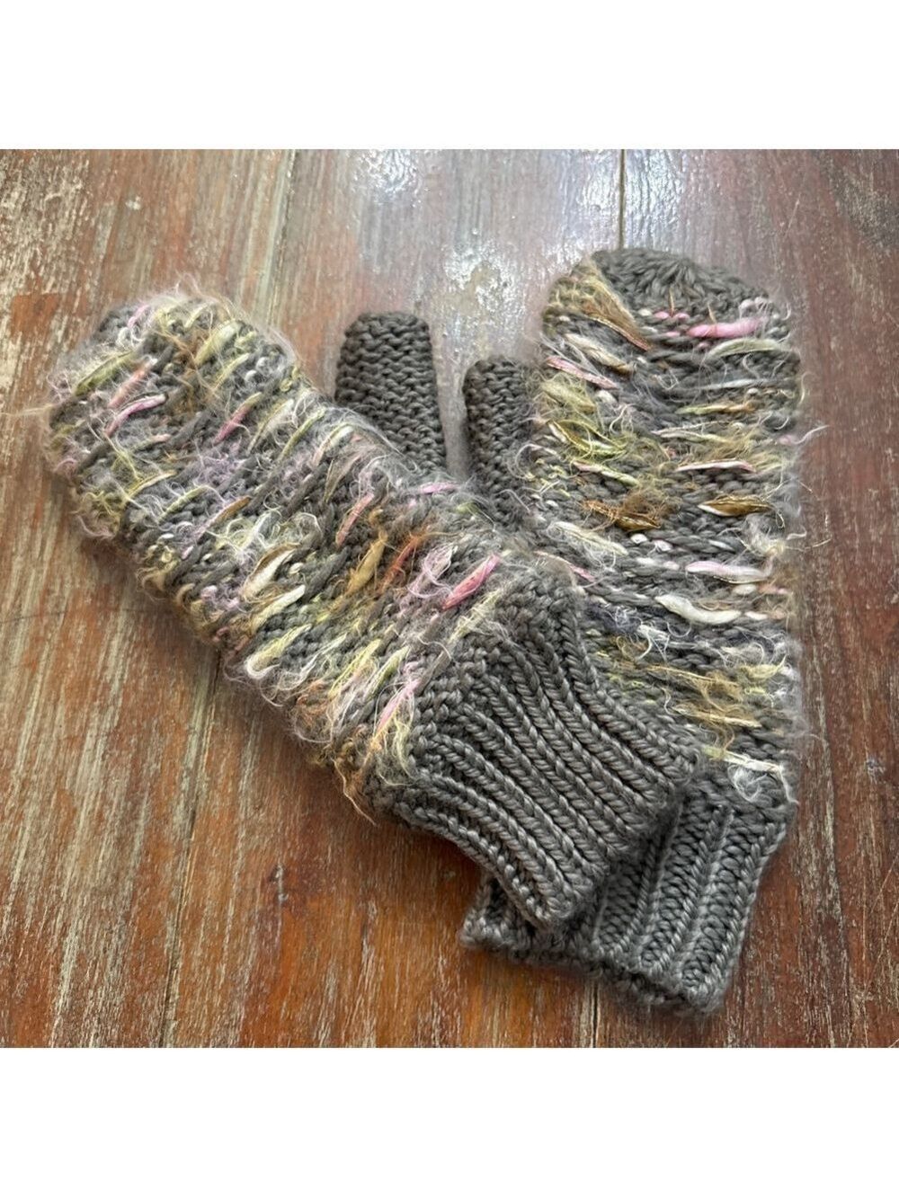 Mudd Gray Chunky Knit Mittens Multicolor Eyelash Yarn OS